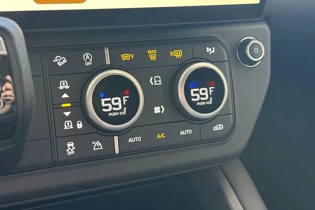 New 2026 Borasco Grey Land Rover X-Dynamic SE image 19