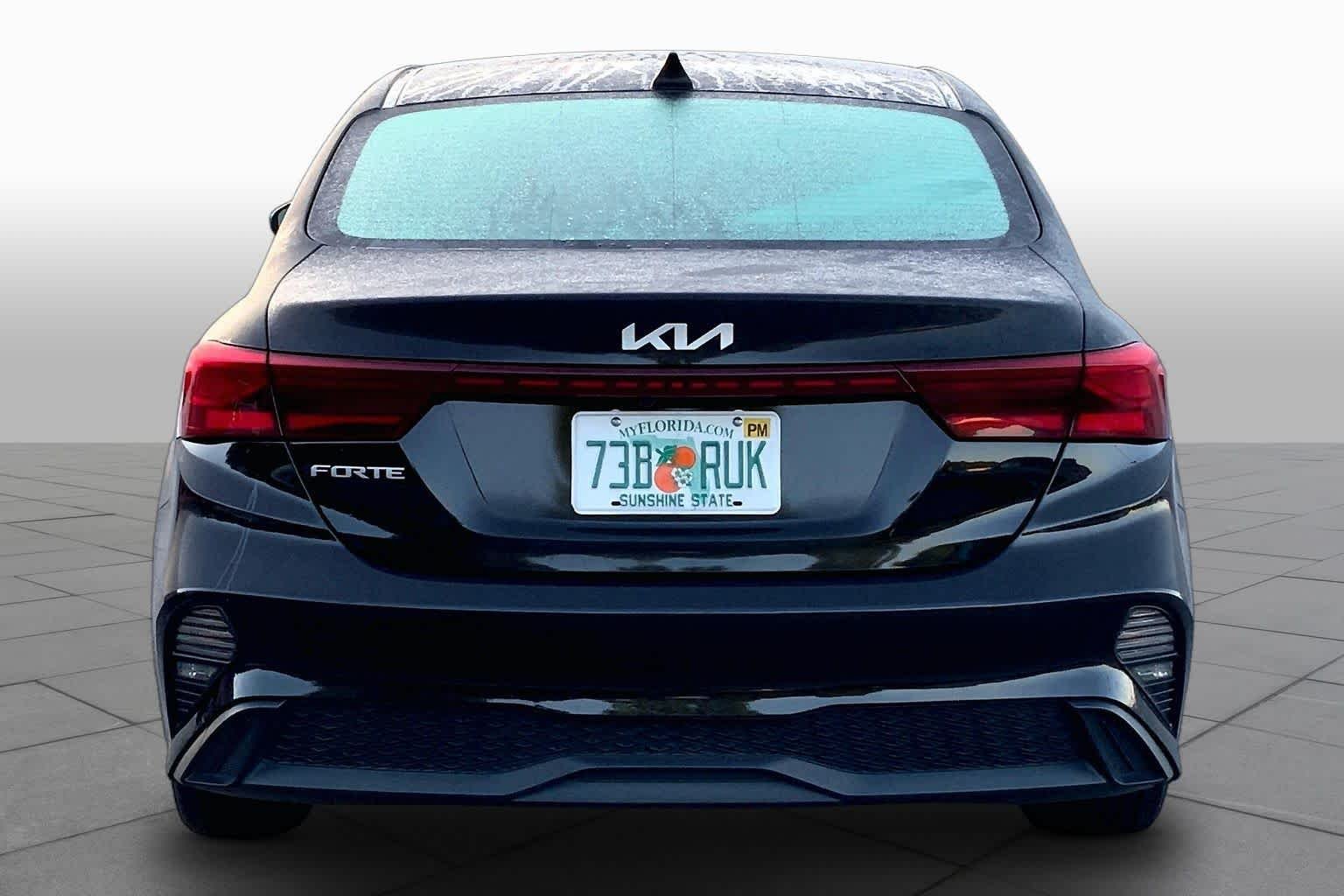 Used 2023 Aurora Black Kia LXS image 5