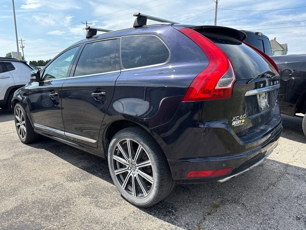 Used 2016 Magic Blue Metallic Volvo T6 Drive-E image 3