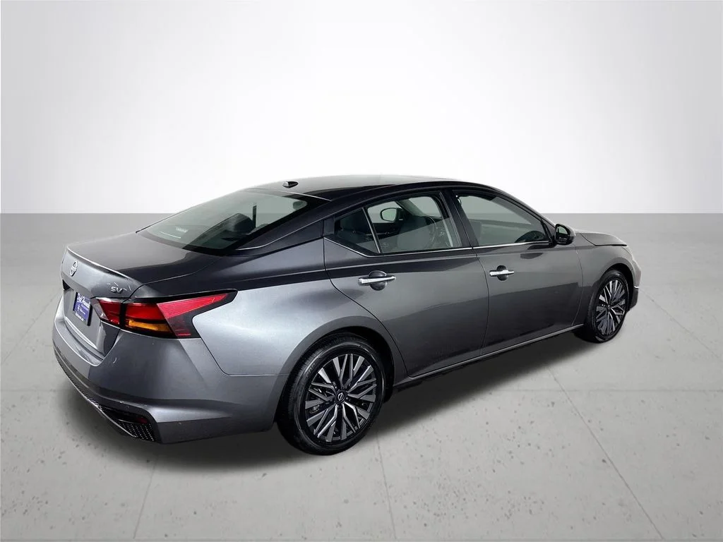 Used 2023 Gray Nissan 2.5 SV image 6