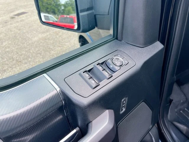 Used 2019 Black Ford XLT image 17