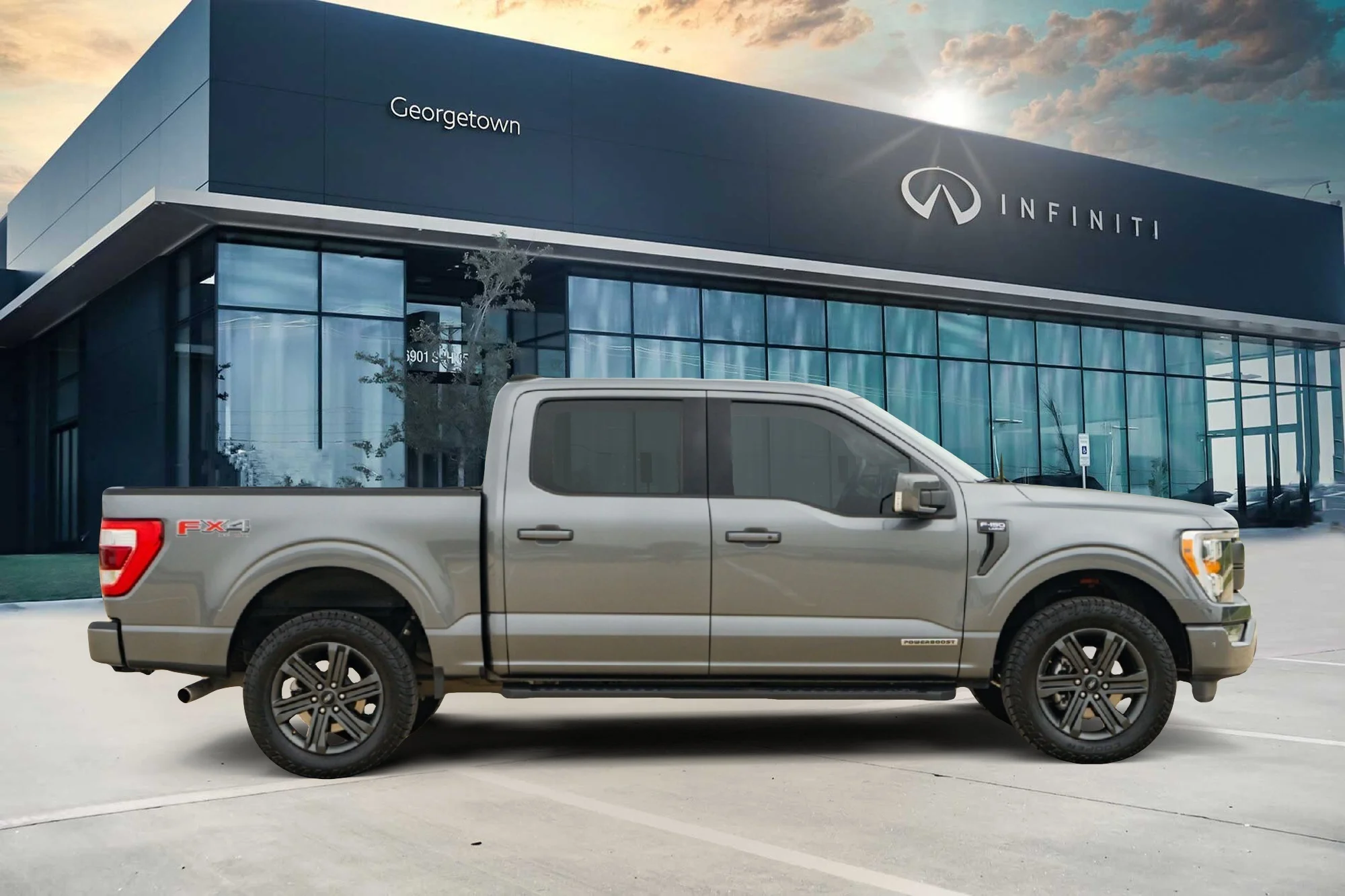 Used 2023 Gray Ford Lariat image 3