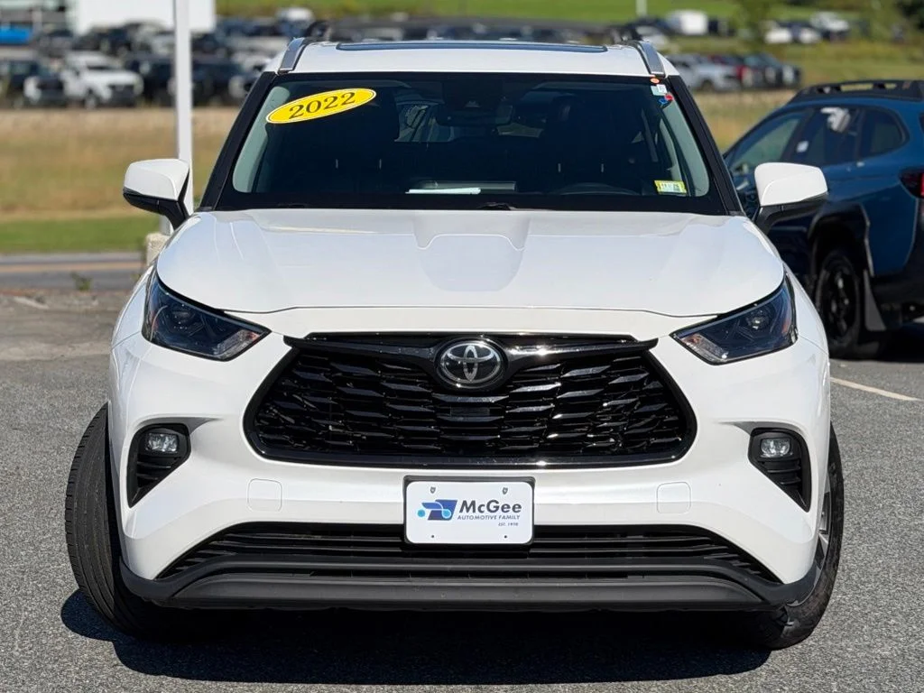 Used 2022 Beige Toyota XLE image 2