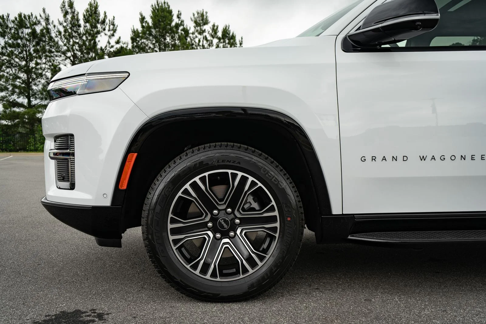 New 2026 Bright White Clear-Coat Exterior Paint Jeep  image 4