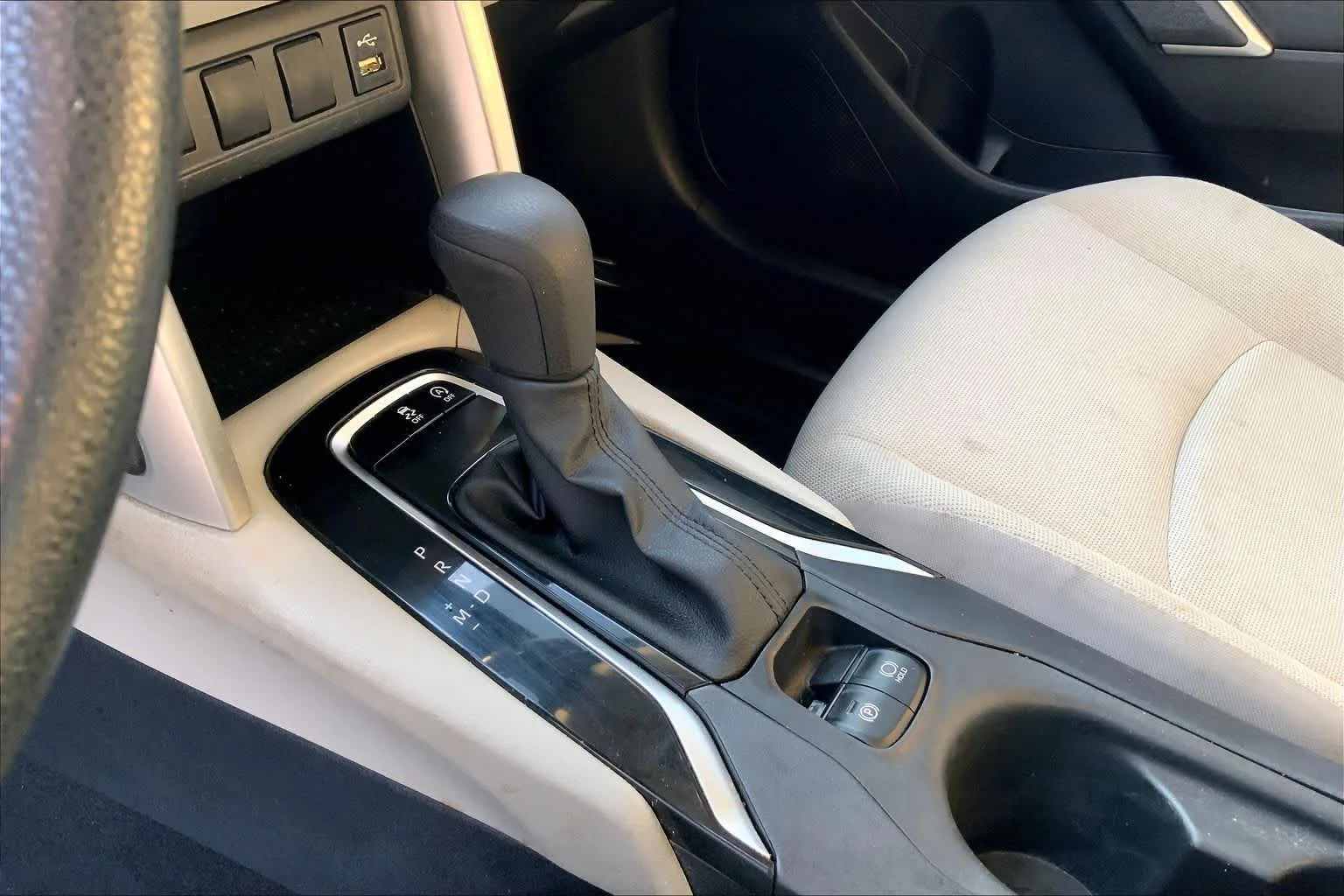 Used 2022 Celestite Toyota L image 16
