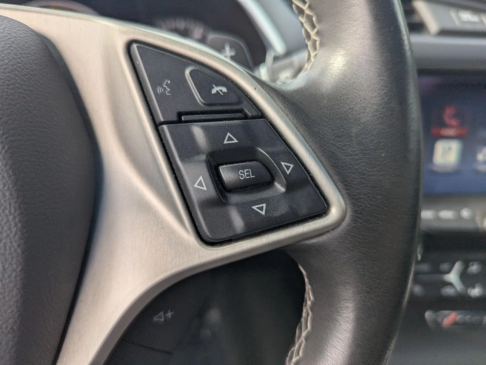 Used 2014 CRYSTAL RED TINTCOAT Chevrolet 2LT image 22