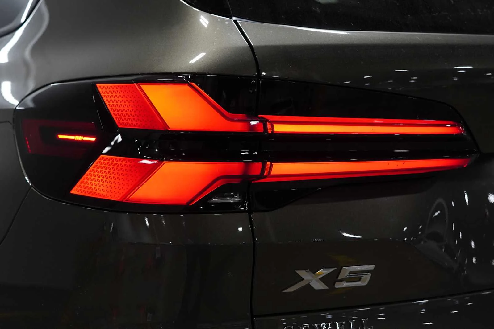 New 2026 Manhattan Green Metallic BMW xDrive40i image 6