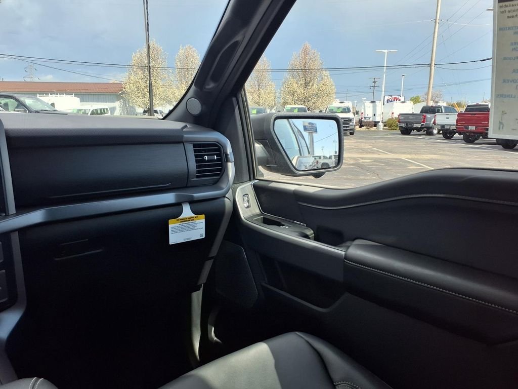 New 2026 Agate Black Metallic Ford XLT image 24