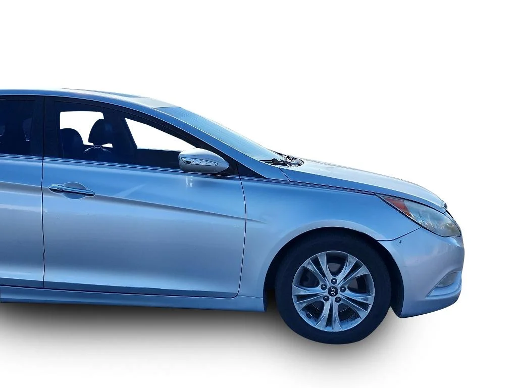 Used 2013 Radiant Silver Metallic Hyundai Limited PZEV image 4