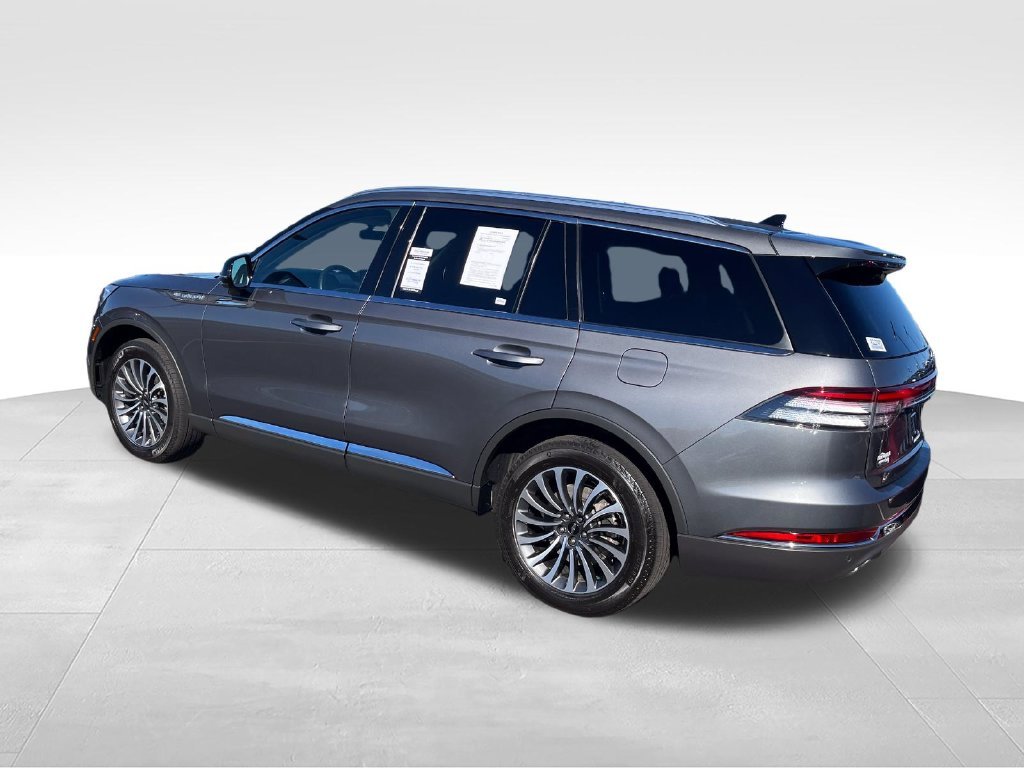 Used 2024 Gray Lincoln Premiere image 3