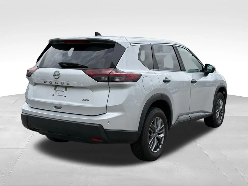 Used 2024 Silver Nissan S image 51