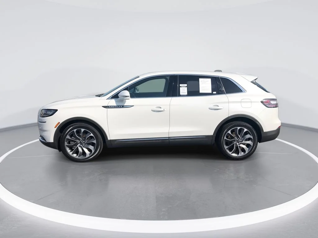 Used 2023 White Lincoln Reserve image 5
