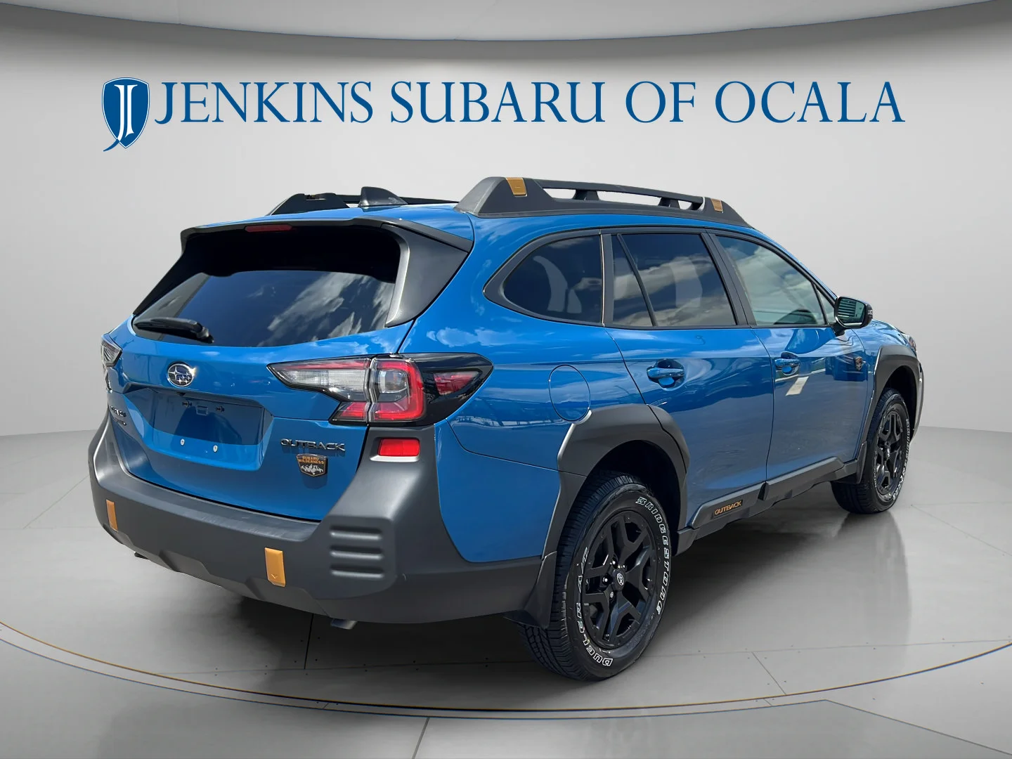 Used 2025 Geyser Blue Subaru Wilderness image 3