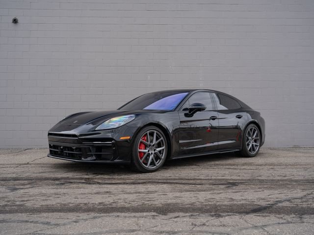2026 Porsche Panamera Turbo E-Hybrid's photo