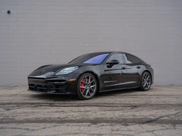 2026 Porsche Panamera Turbo E-Hybrid's photo