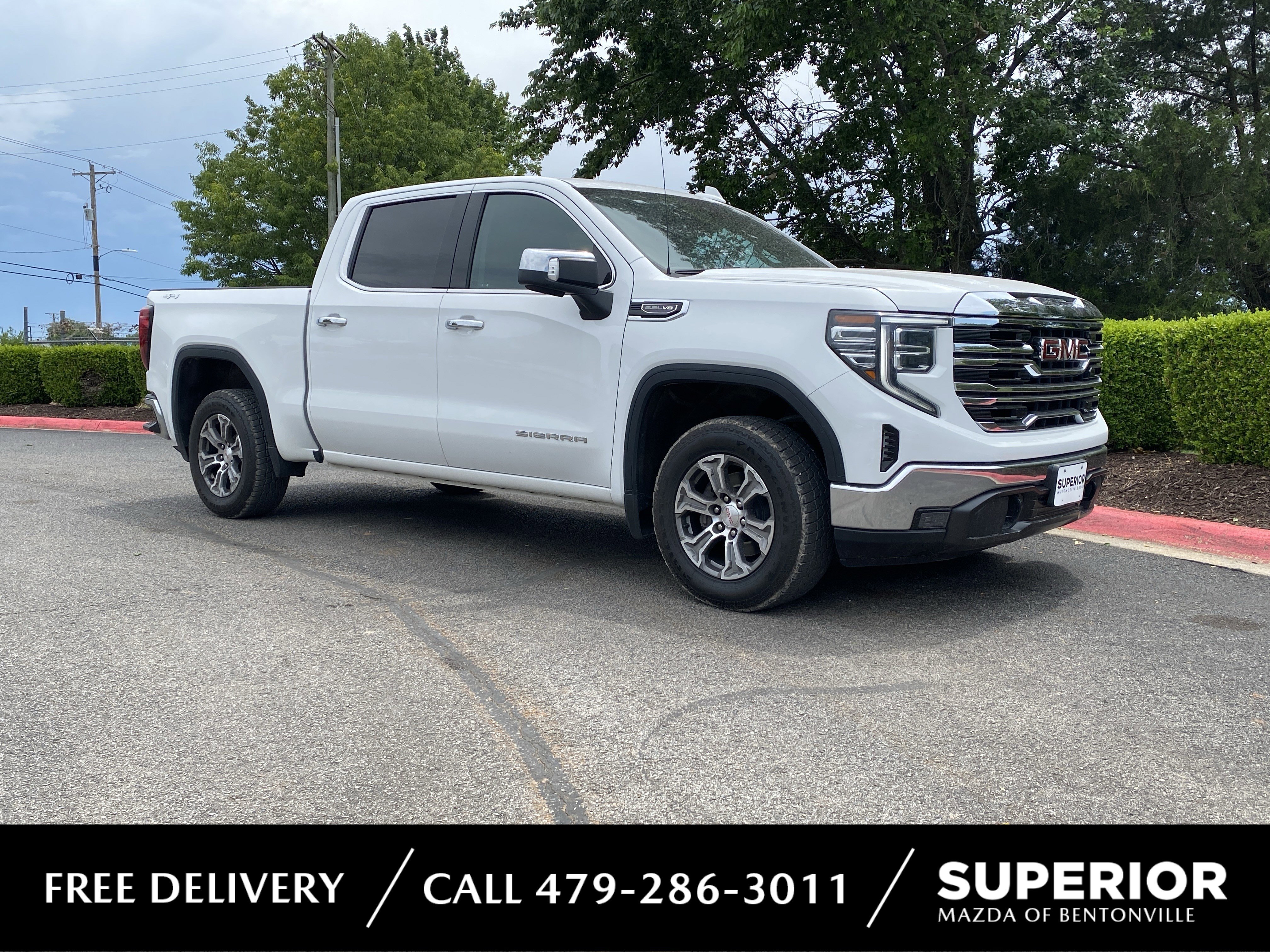 2022 GMC Sierra 4WD Crew Cab Short Box SLT's photo