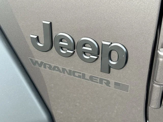 New 2026 Granite Crystal Metallic Clear-Coat Exterior Paint Jeep Willys image 18