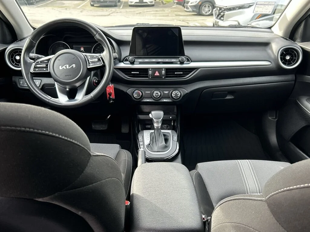 Used 2024 Snow White Pearl Kia EX+ IVT Dilawri Certified   Low Mileage  Local BC image 28