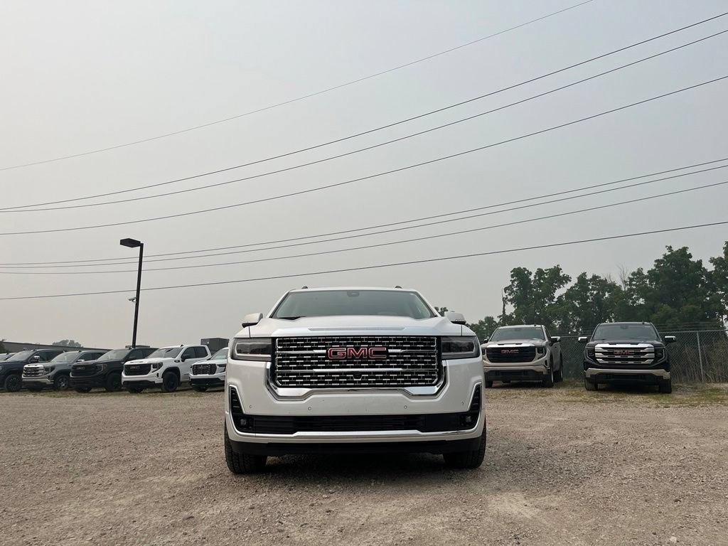 Used 2023 White Frost Tricoat GMC Denali image 4