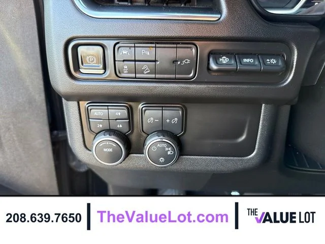 Used 2021  Chevrolet High Country image 27