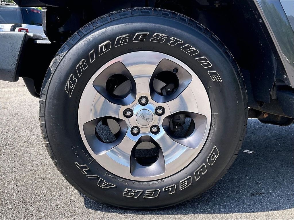 Used 2018 Gray Jeep Unlimited Sahara image 21