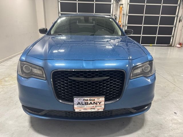 Used 2020  Chrysler Touring image 2