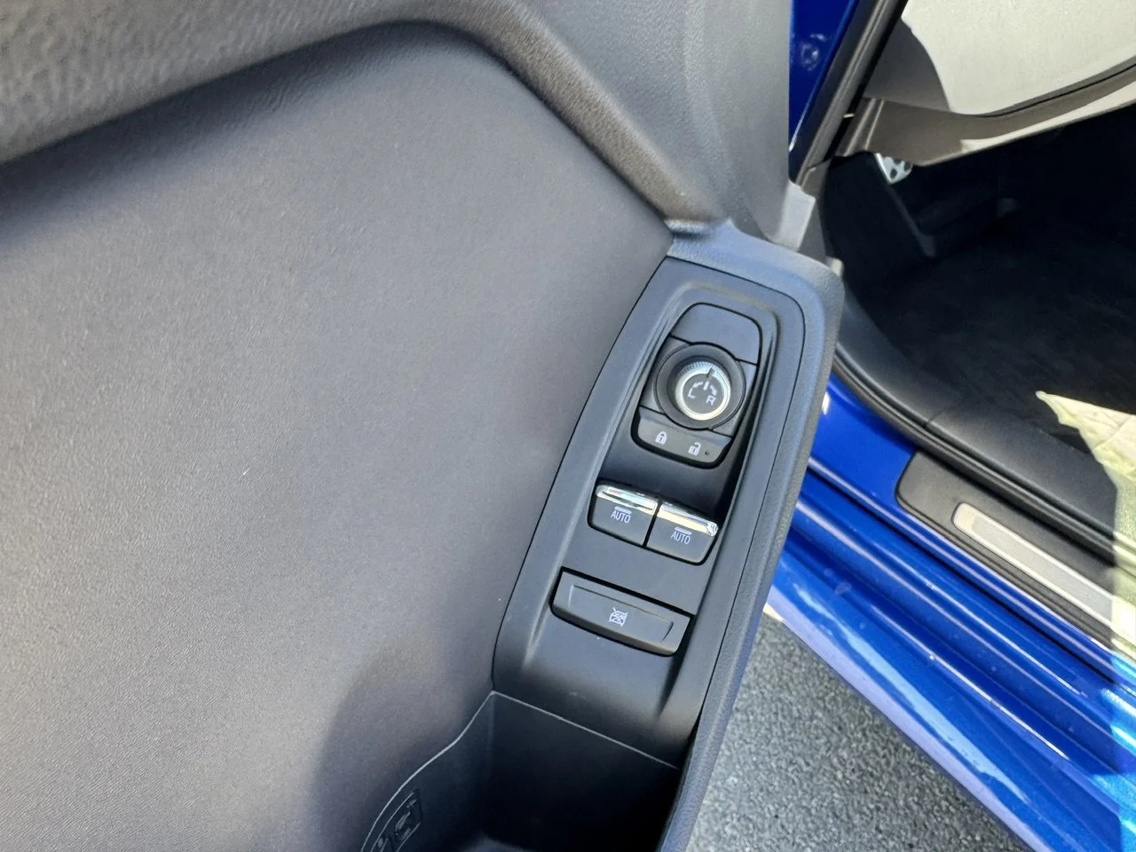 Certified Used 2026 WR Blue Pearl Subaru tS image 10