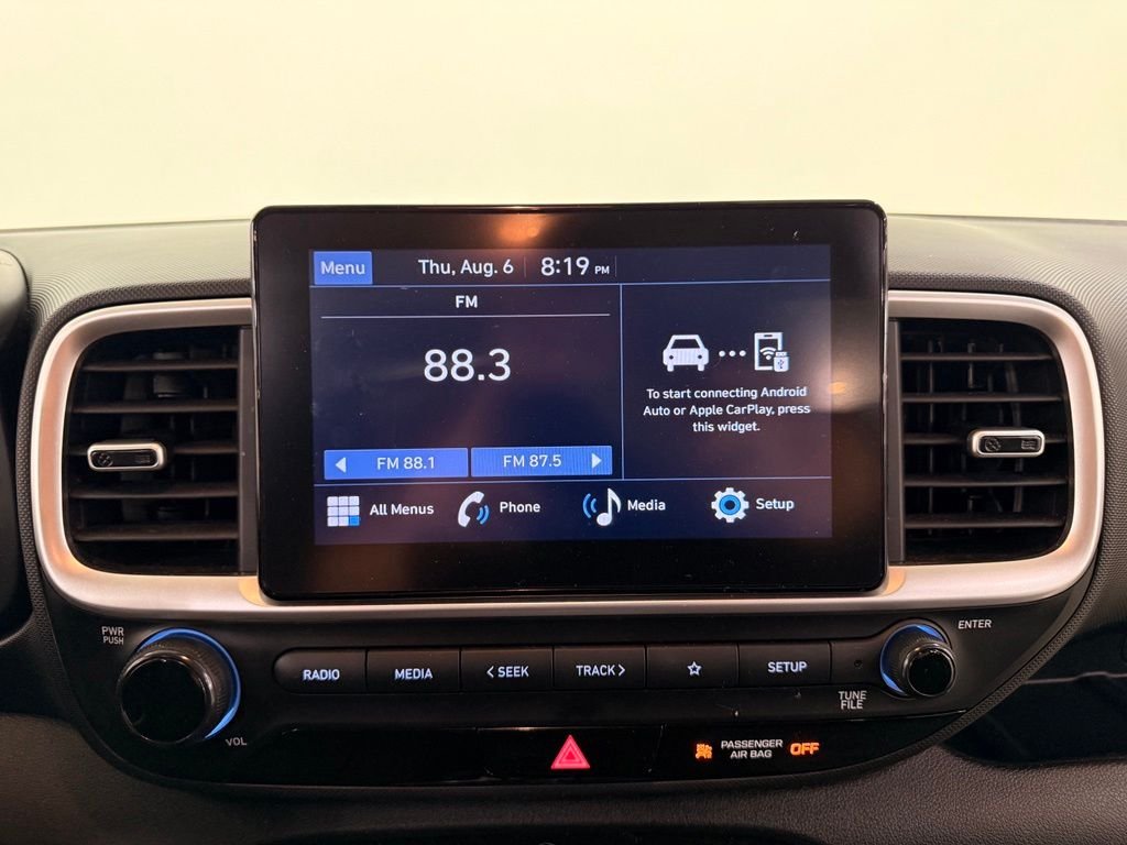 Used 2023 White Hyundai SE image 22