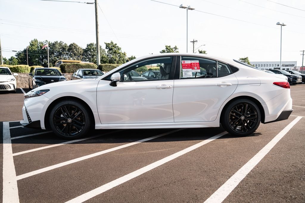 New 2026 Ice Cap Toyota SE image 4