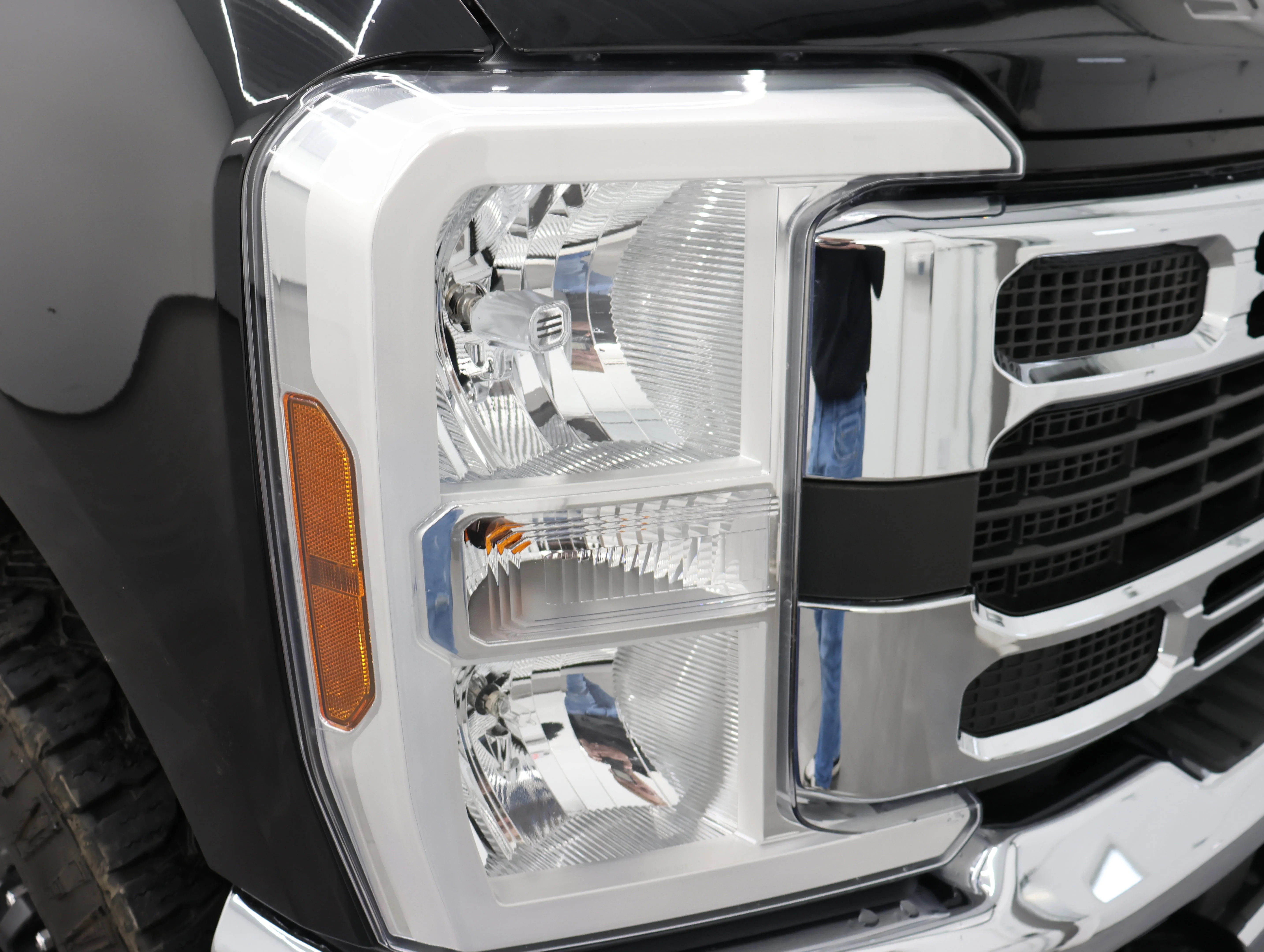 Used 2024 Agate Black Metallic Ford XLT image 20