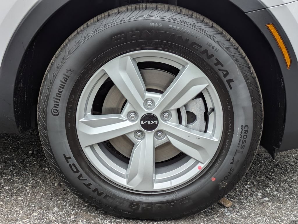 New 2026 Glacial White Pearl Kia LX image 10