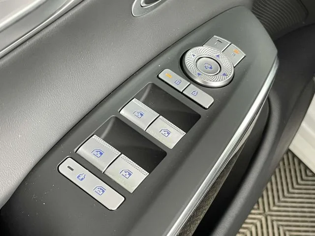 2026 GENESIS GV70 Sport Prestige - Photo 18