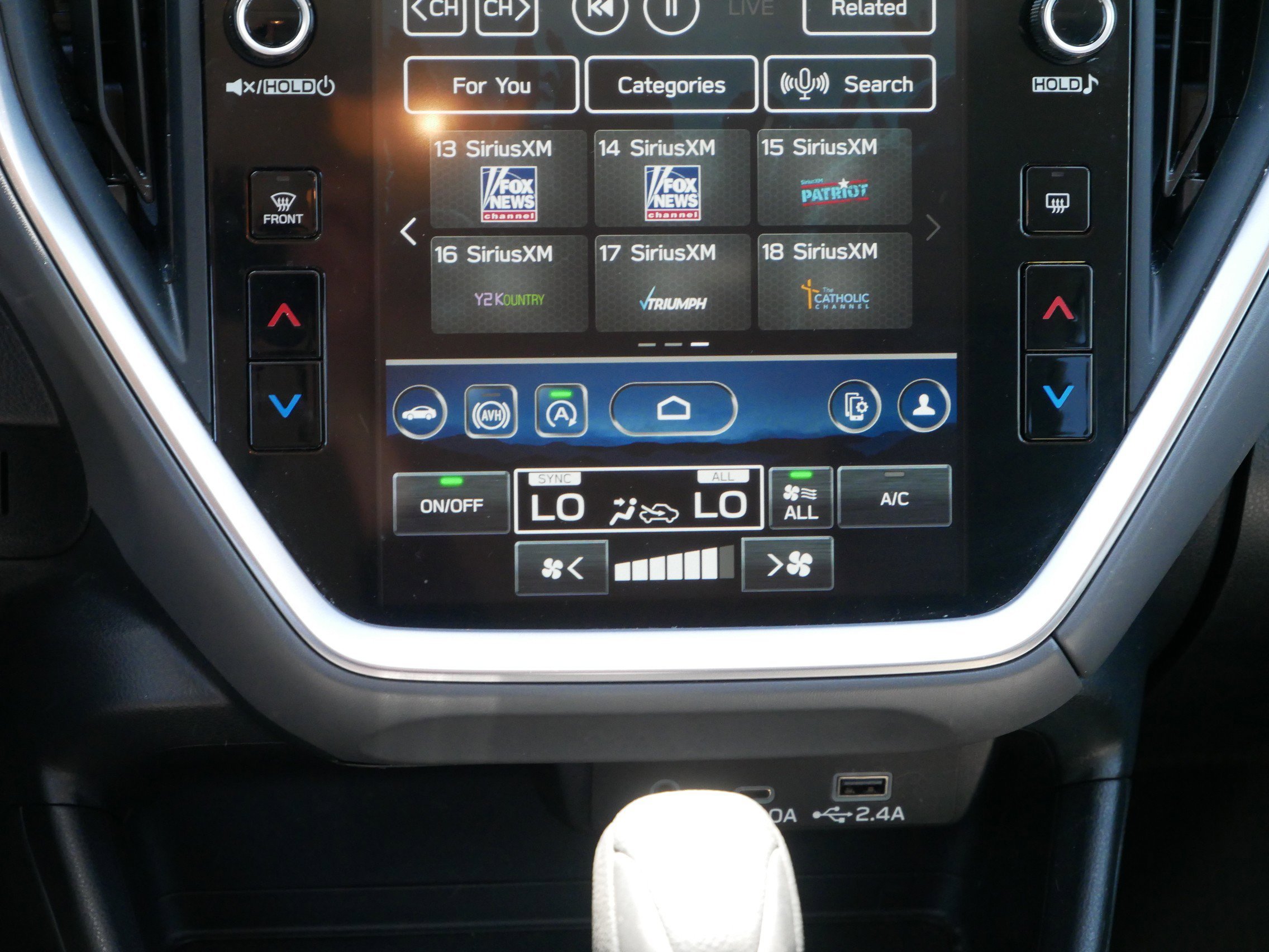 Used 2025 Ice Silver Metallic Subaru Premium image 15