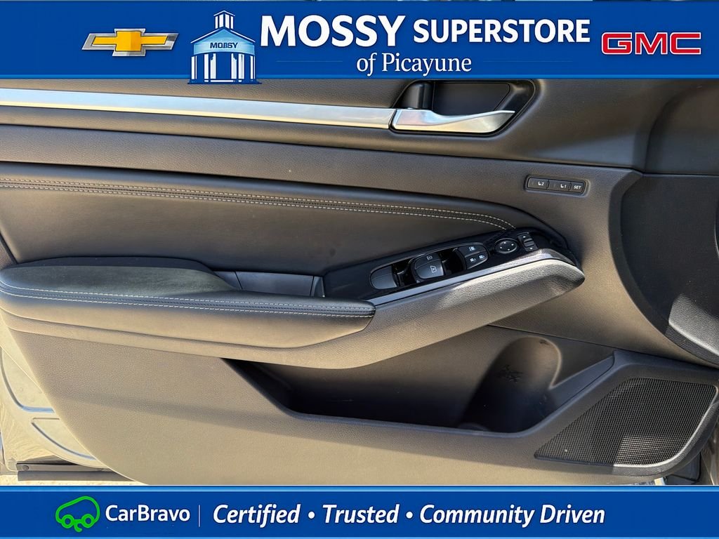Certified Used 2020 Gray Nissan 2.5 Platinum image 14