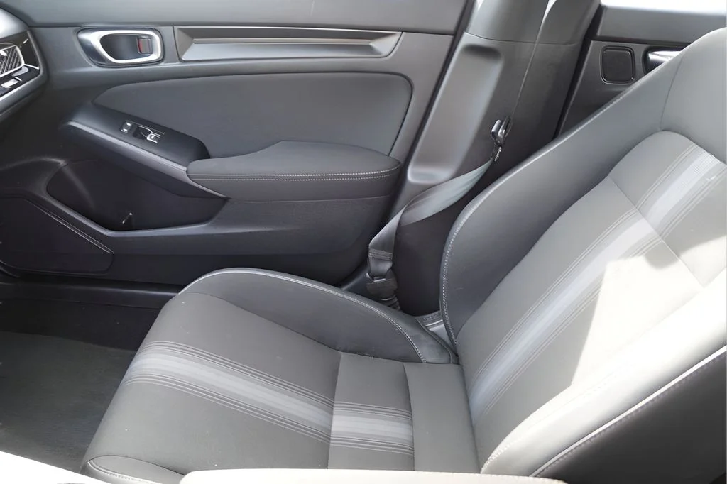 Used 2025 Solar Silver Metallic Honda Sport image 28