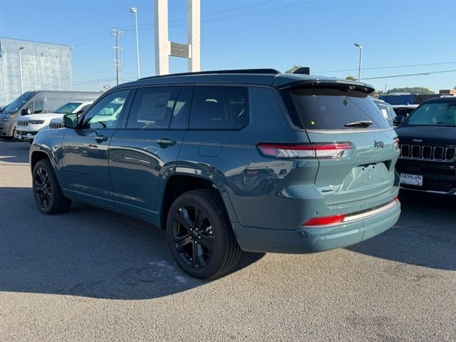 New 2027 Steel Blue Paint Jeep Limited Reserve image 3