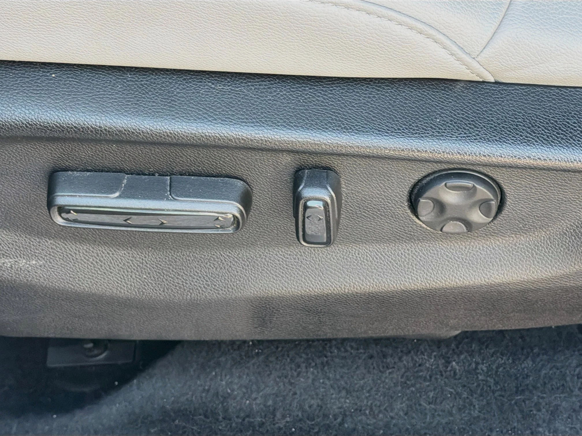 Used 2019 Lunar Silver Metallic Honda EX-L image 23