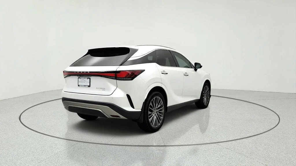 Used 2023 Eminent White Pearl Lexus RX 350h Luxury AWD w/ Mark Levinson Audio & LED Headlamps image 5