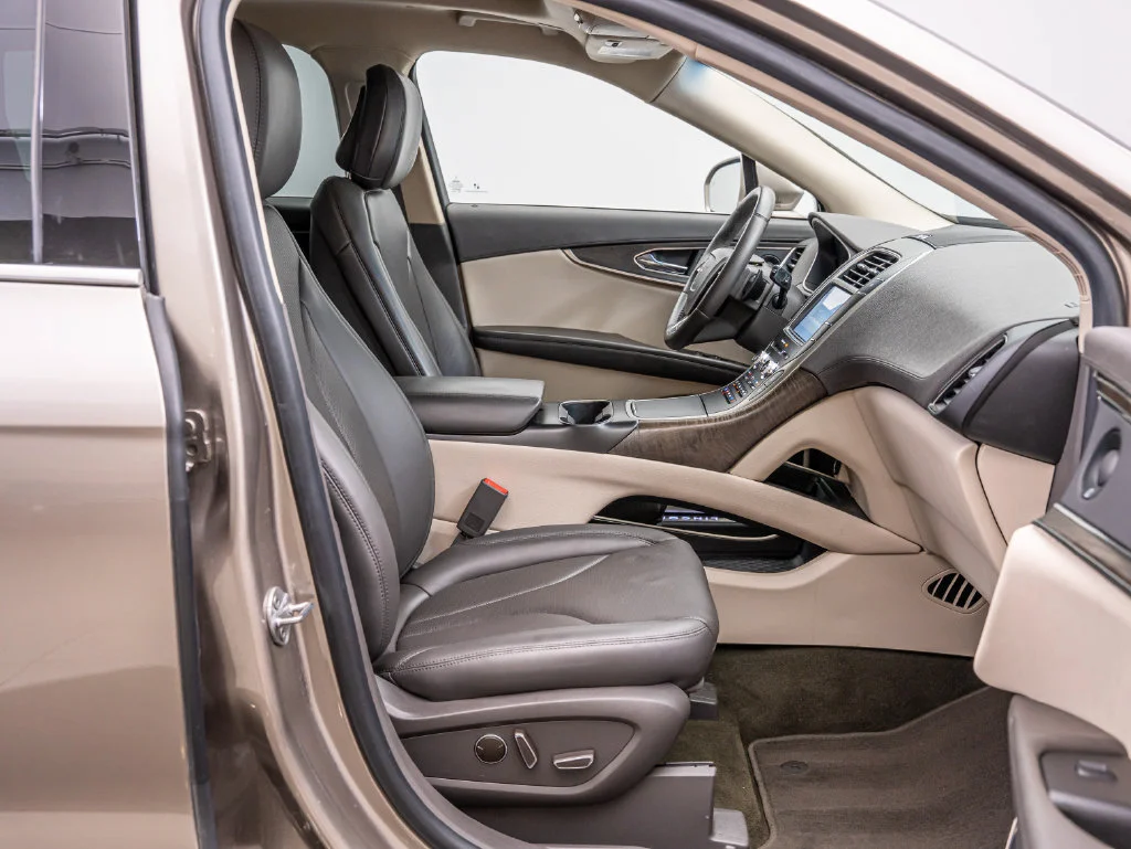 Used 2020 Iced Mocha Lincoln Reserve image 27