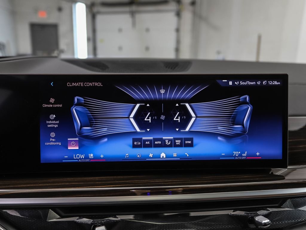 Used 2026 Black Sapphire Metallic BMW xDrive40i image 18