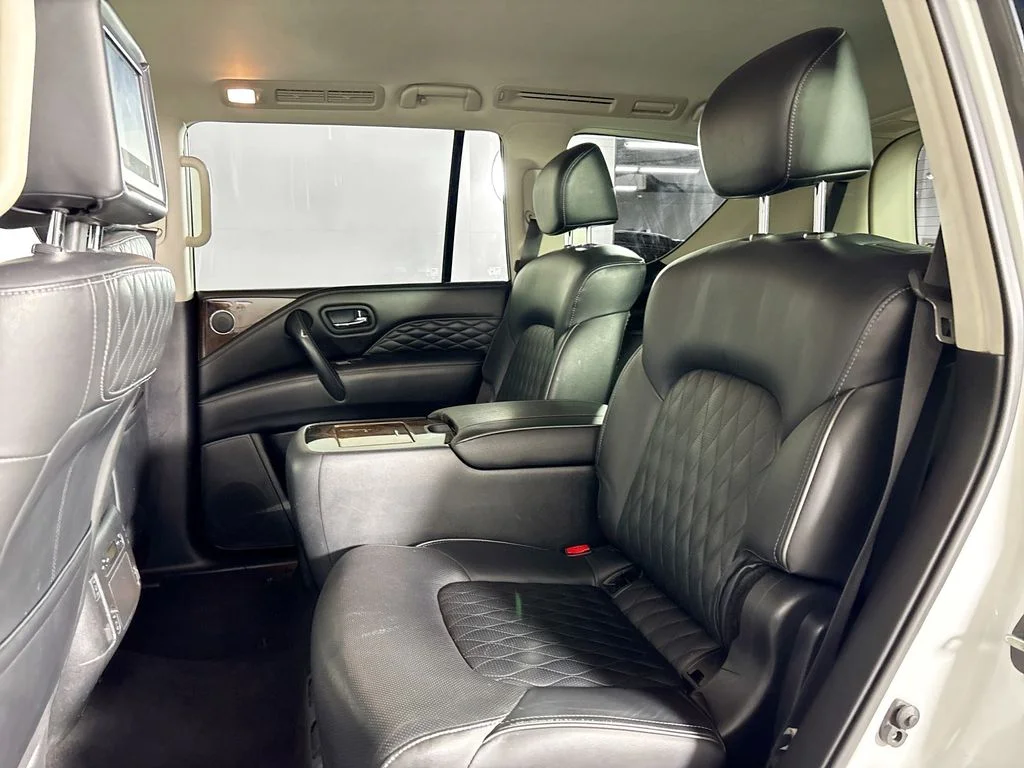 Used 2019 White INFINITI LUXE image 21