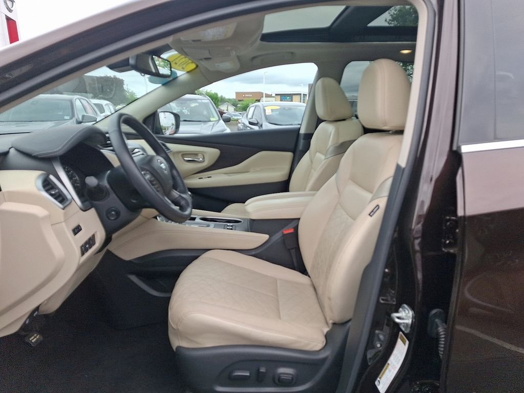 Used 2021 Brown Nissan Platinum image 14