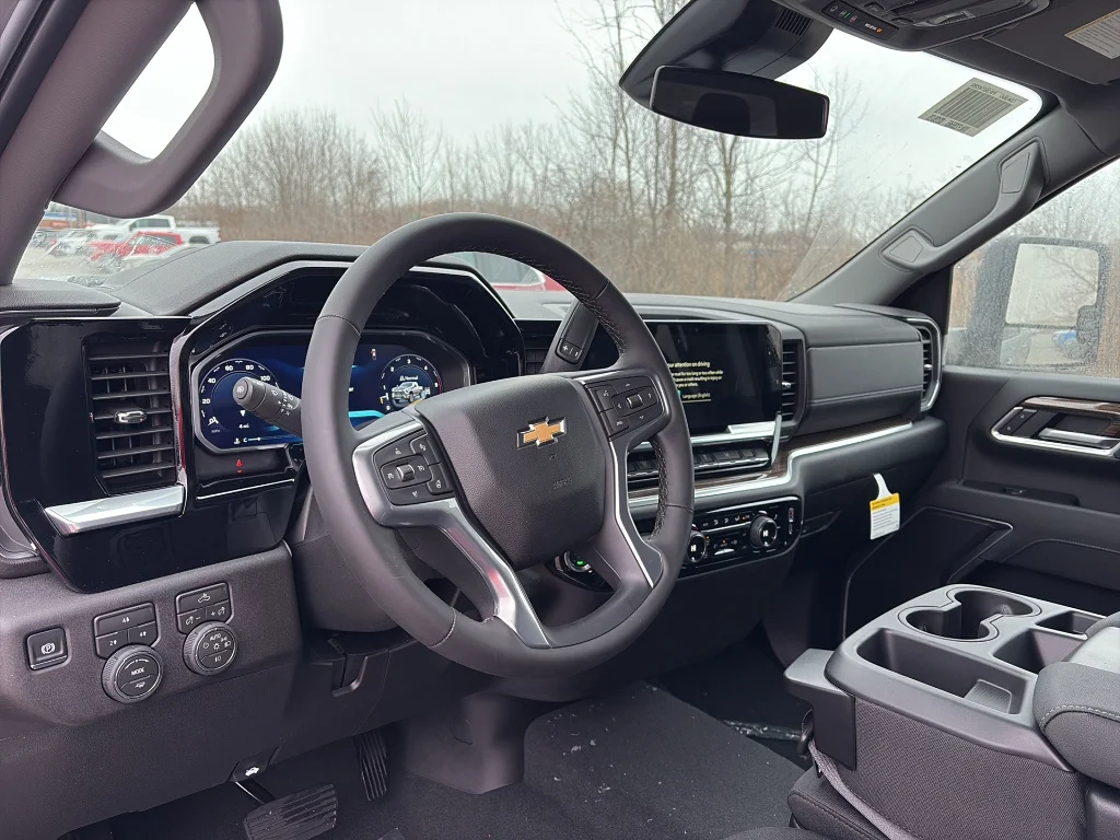 2026 Chevrolet Silverado 3500 HD LT - Photo 6