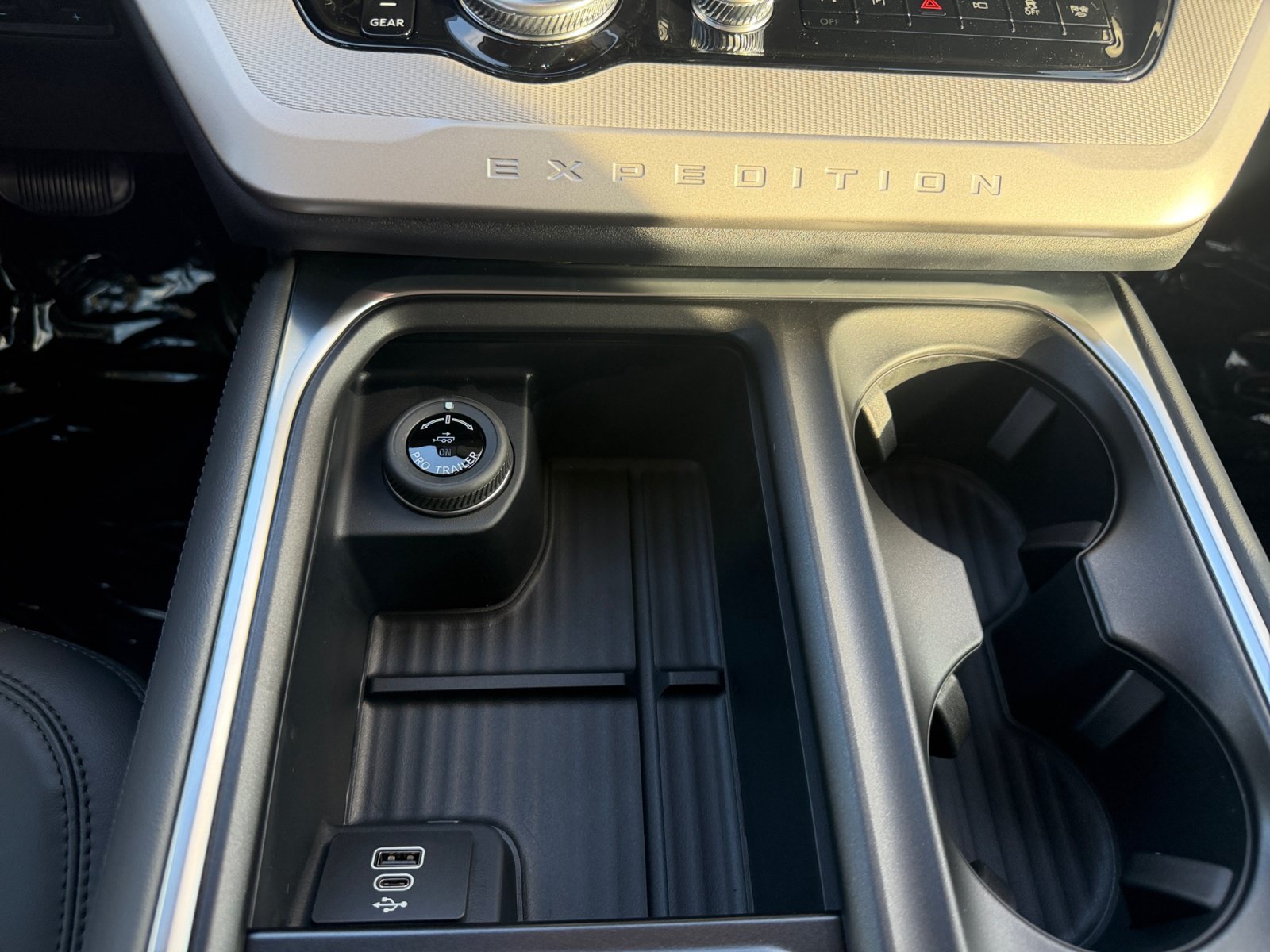 New 2027 Nocturnal Blue Metallic Ford Active image 22