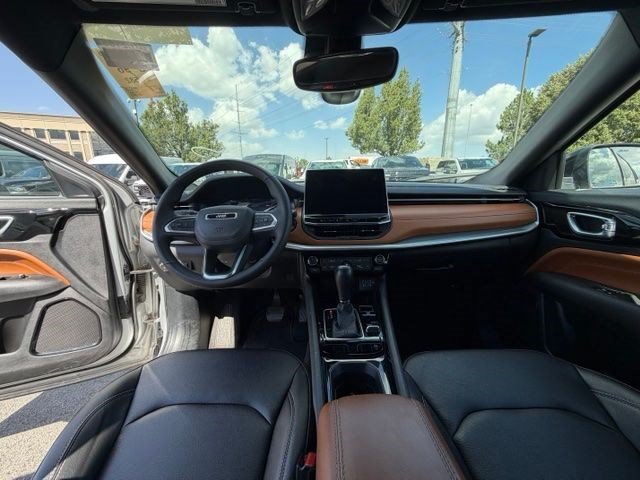 Used 2025 Silver Zynith Jeep Limited image 14