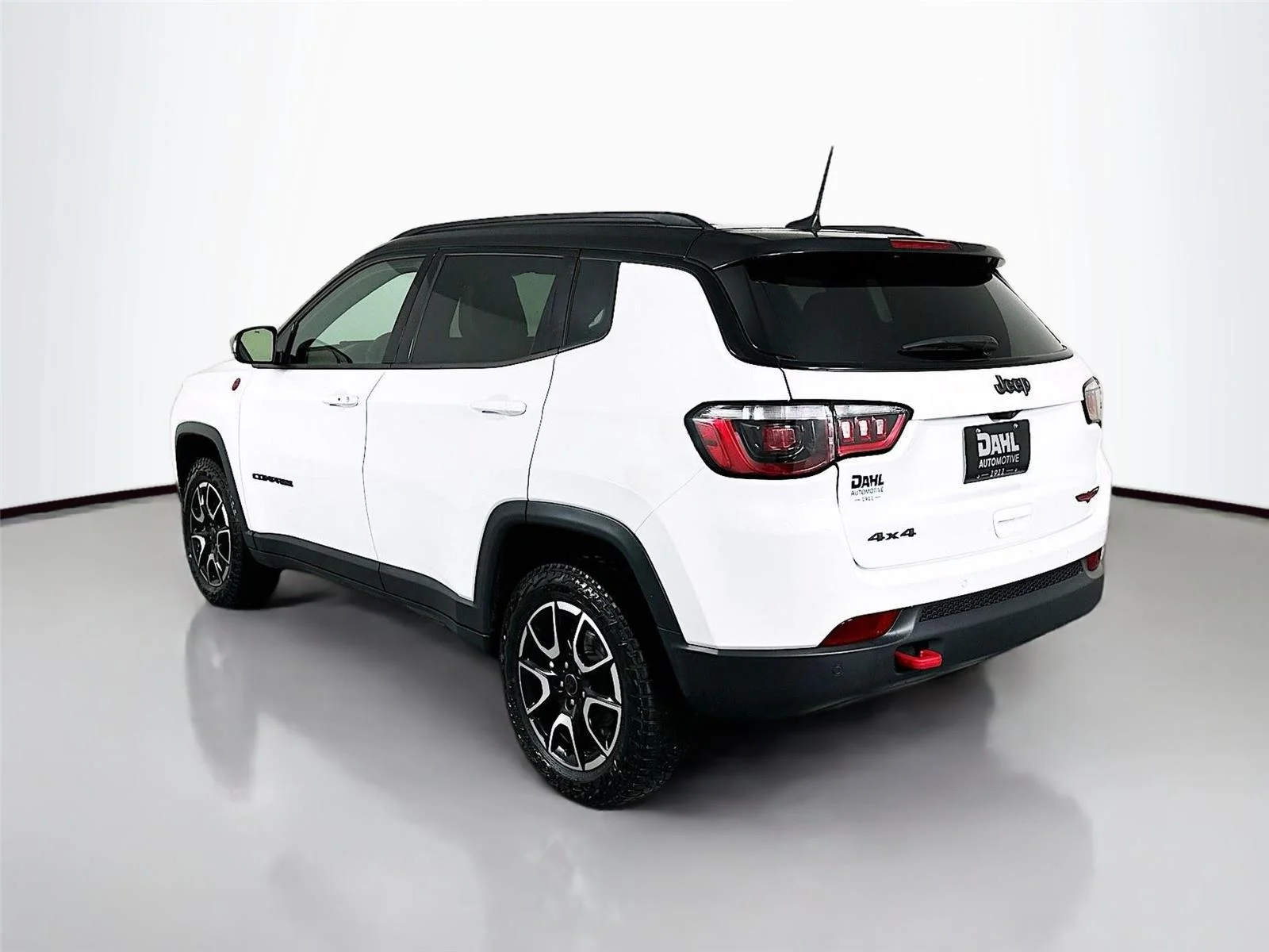 2025 Jeep Compass Trailhawk - Photo 10