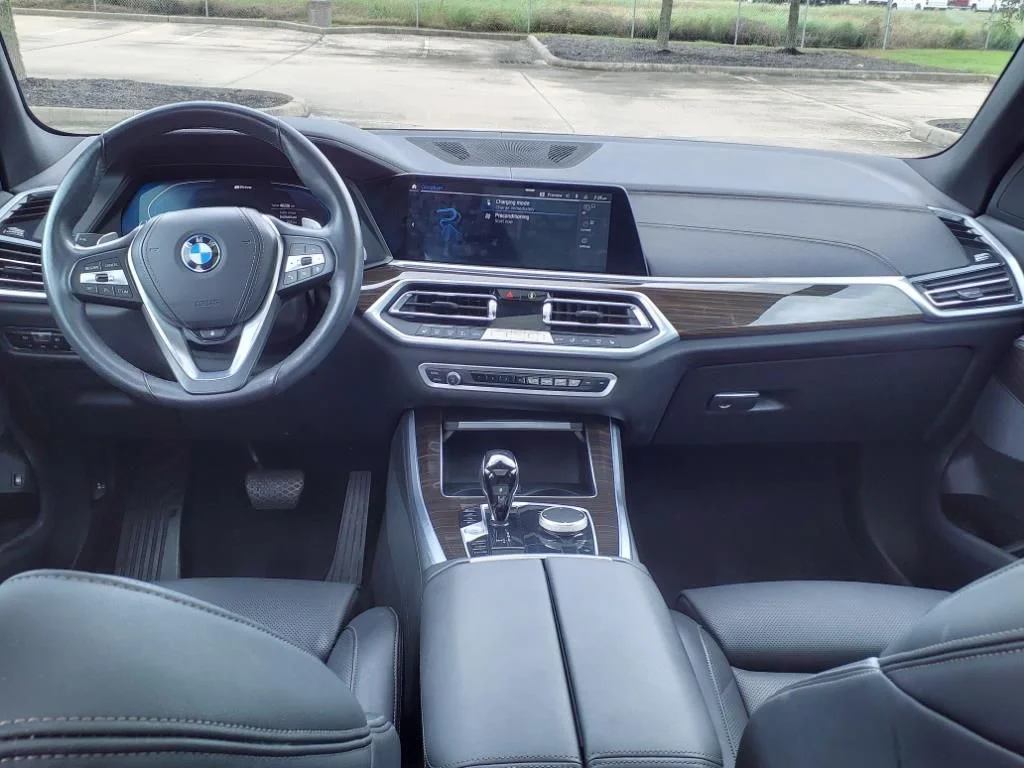 Used 2023 White BMW xDrive45e image 3