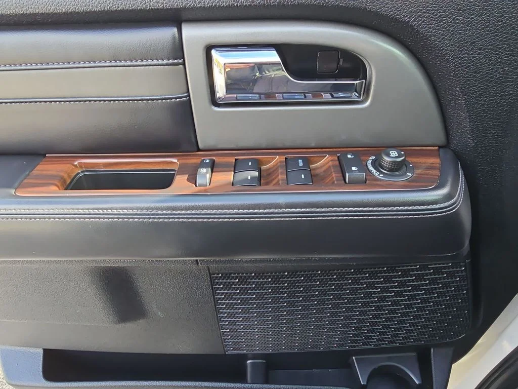2016 Ford Expedition Platinum - Photo 24