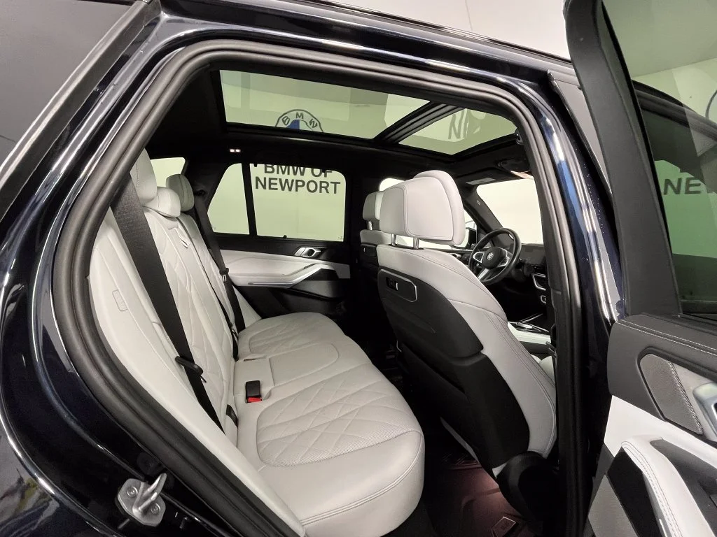 Used 2025 Carbon Black Metallic BMW xDrive40i image 23