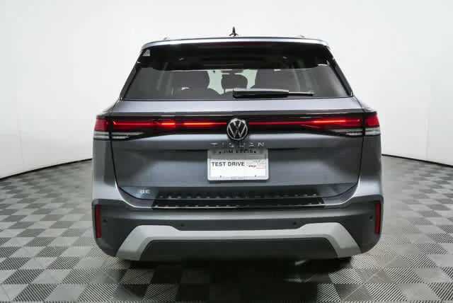 New 2026 Platinum Gray Metallic Volkswagen SE image 25